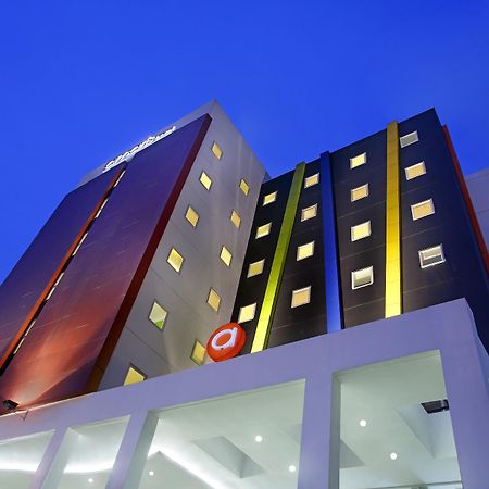 Amaris Hotel Bekasi Barat Екстер'єр фото