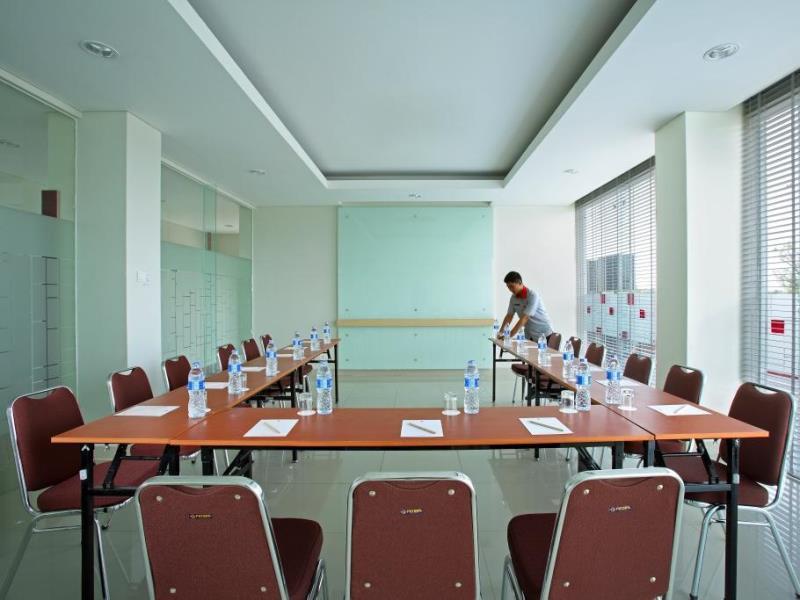 Amaris Hotel Bekasi Barat Екстер'єр фото