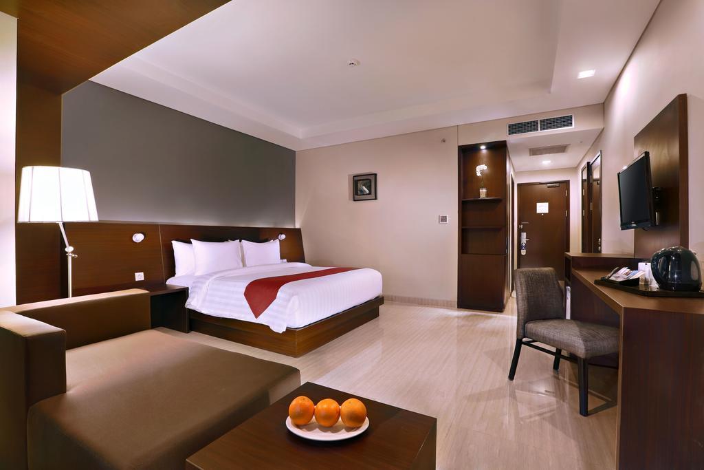 Amaris Hotel Bekasi Barat Екстер'єр фото