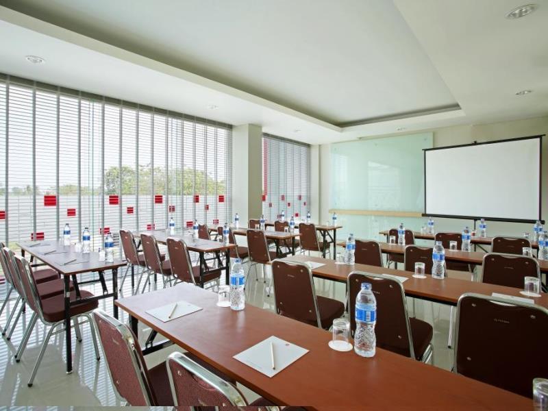Amaris Hotel Bekasi Barat Екстер'єр фото