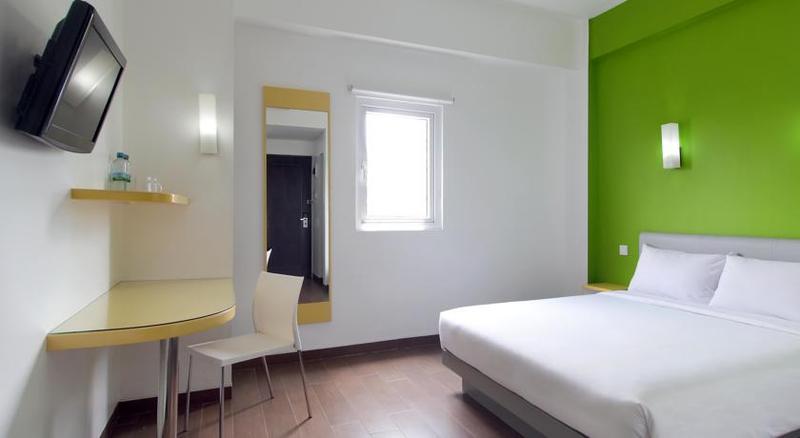 Amaris Hotel Bekasi Barat Екстер'єр фото