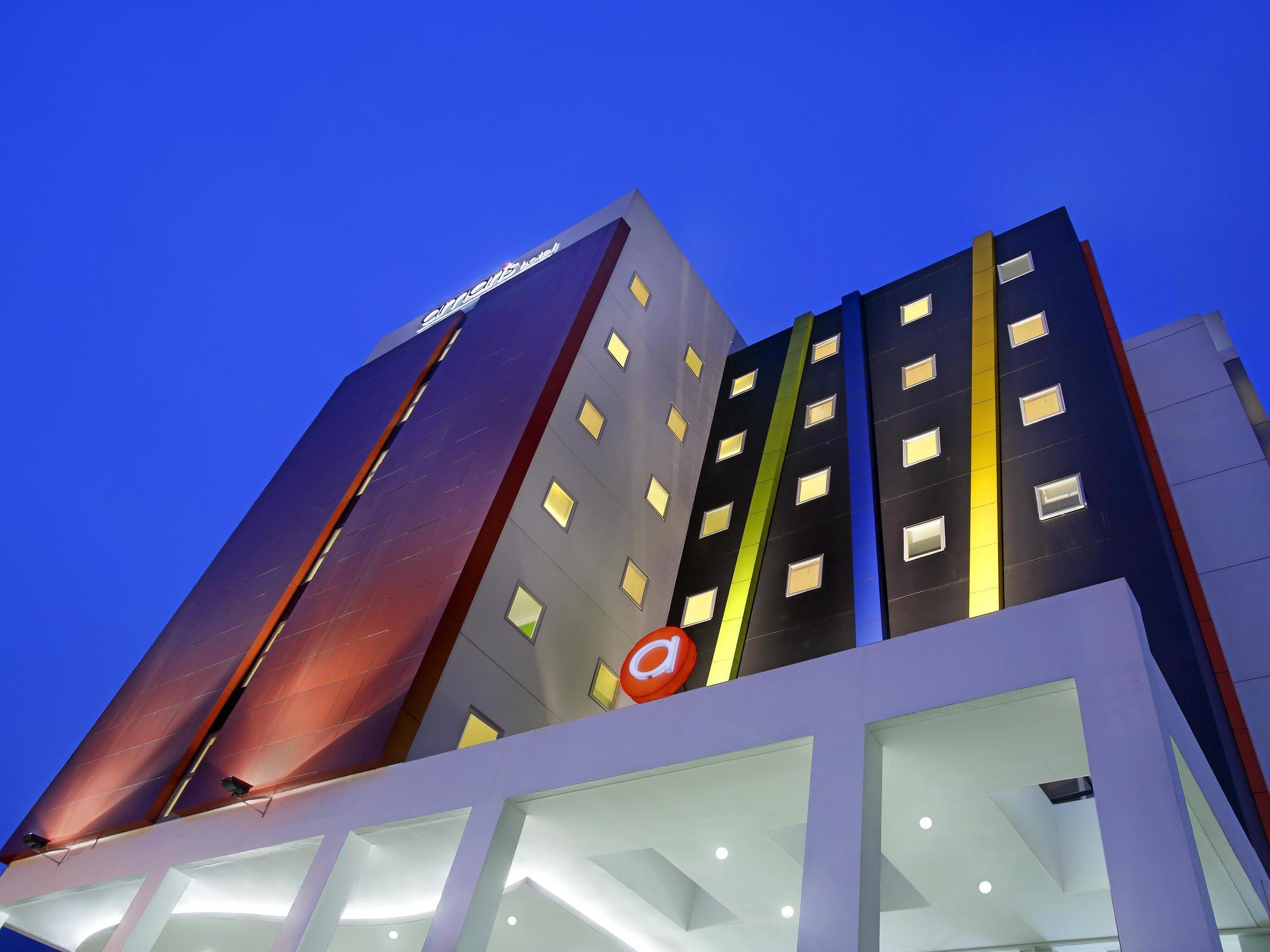 Amaris Hotel Bekasi Barat Екстер'єр фото