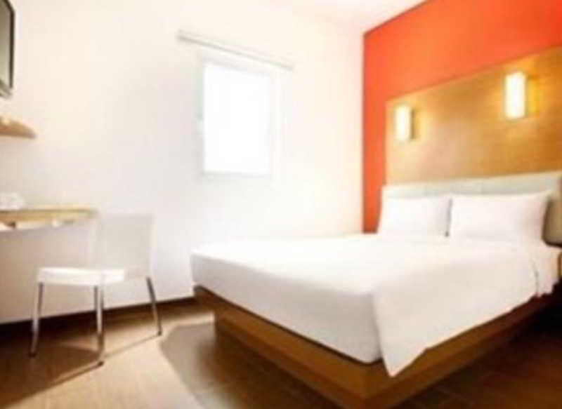 Amaris Hotel Bekasi Barat Екстер'єр фото